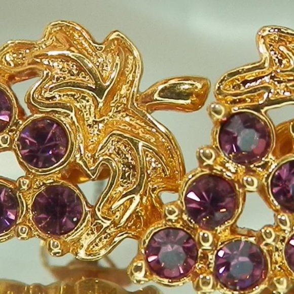 VINTAGE AVON GRAPE EARRINGS FROM THE 70'S - Picture 3 of 3